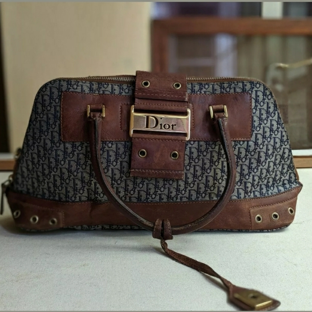 CHRISTIAN DIOR STREET CHIC COLUMBUS AVENUE